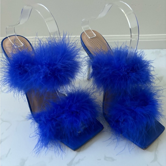 Azalea Wang Blue Feather Faux Fur Clear Heel Sandals Size 8.5 - Picture 3 of 15